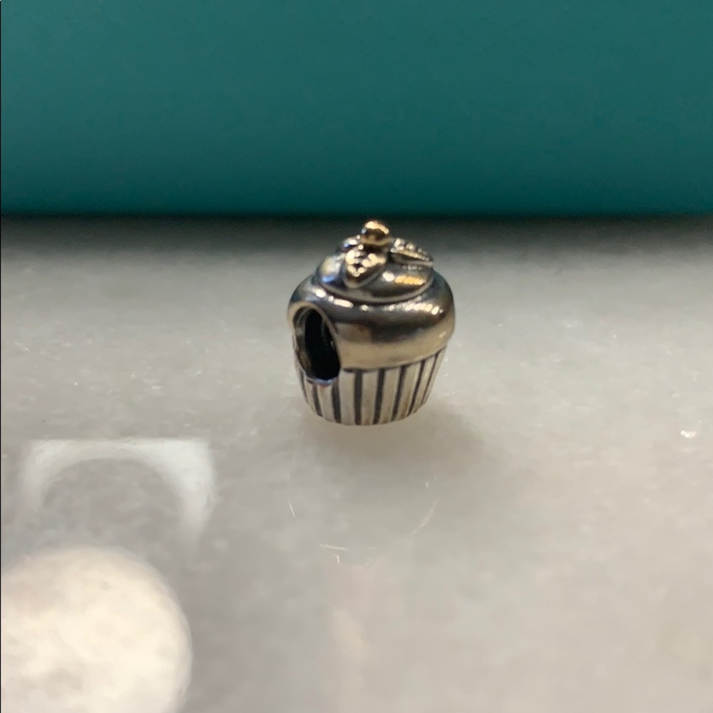 Pandora cupcake charm
